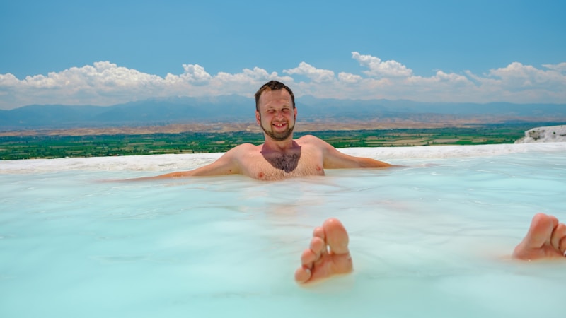 中年男性が一人で温泉に行きたくなる心理とは？ひとり時間に癒やしを求める理由をやさしく解説